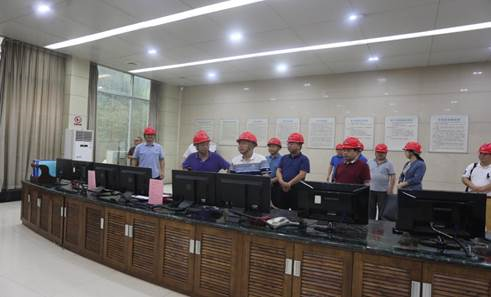 發展集團黨委書記、董事長譚建華帶隊督查分公司防洪防汛工作