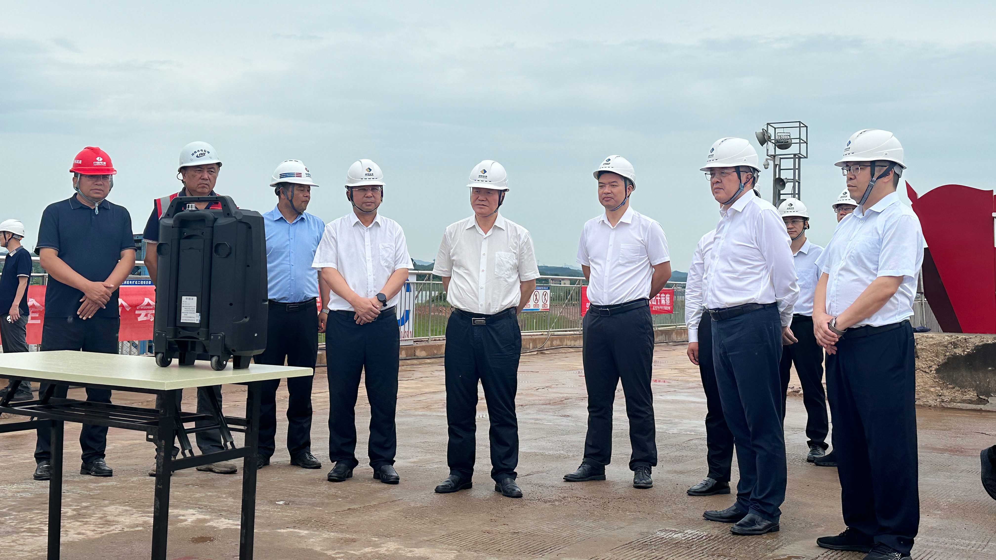 國家能源局湖南監(jiān)管辦銀車來一行督導(dǎo)檢查株洲航電安全生產(chǎn)工作